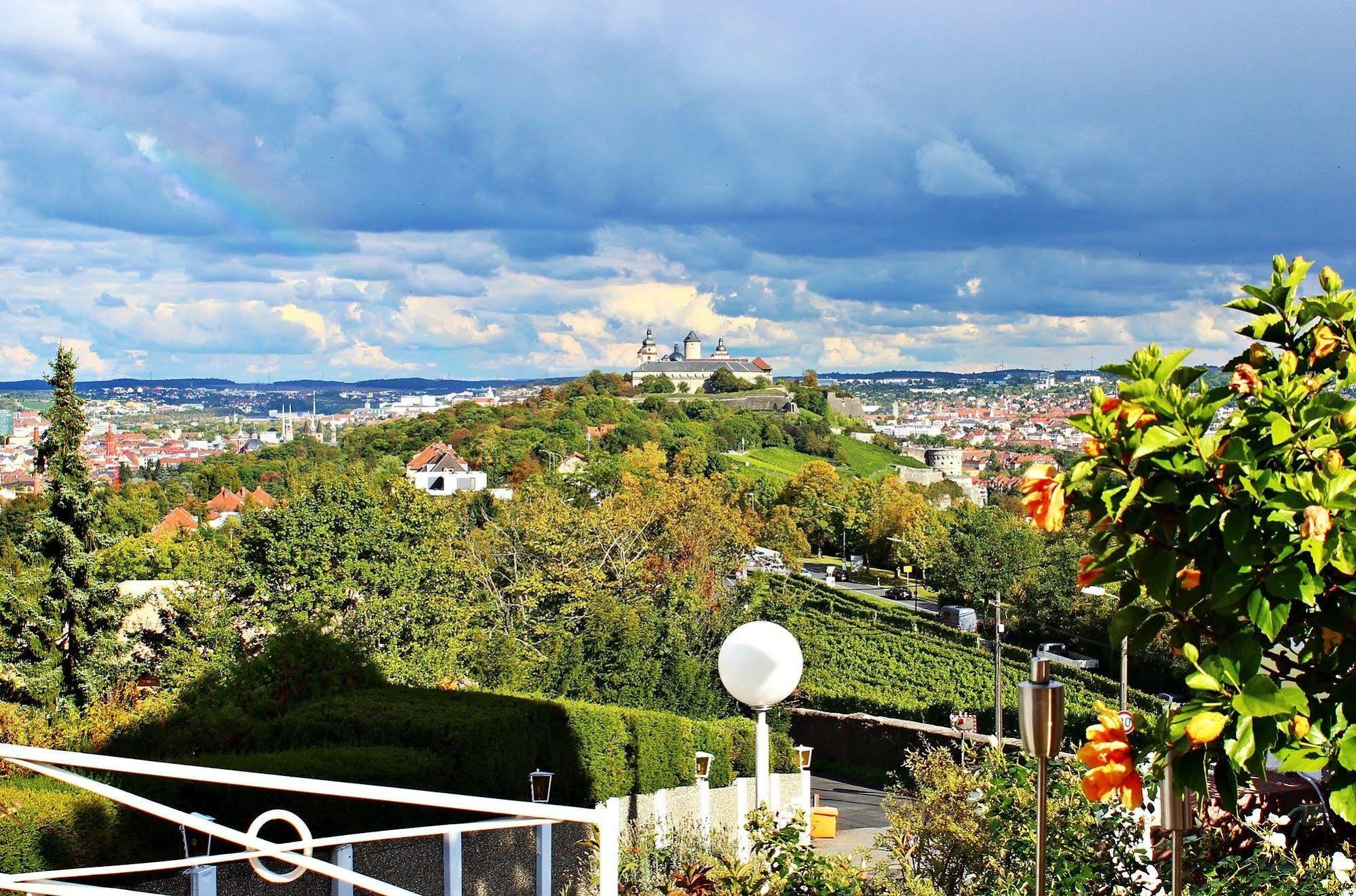 Hotel Wittelsbacher Hoeh เวิร์ซบวร์ก ภายนอก รูปภาพ