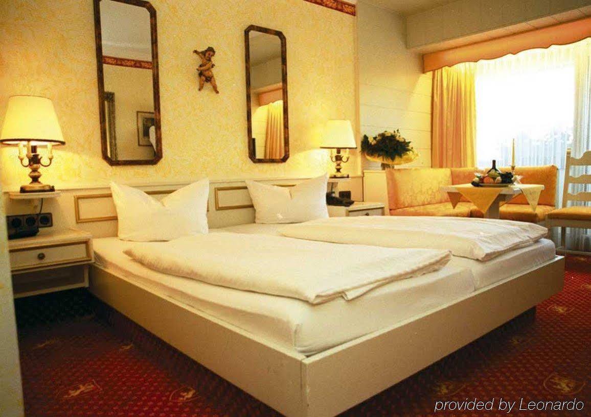 Hotel Wittelsbacher Hoeh เวิร์ซบวร์ก ภายนอก รูปภาพ